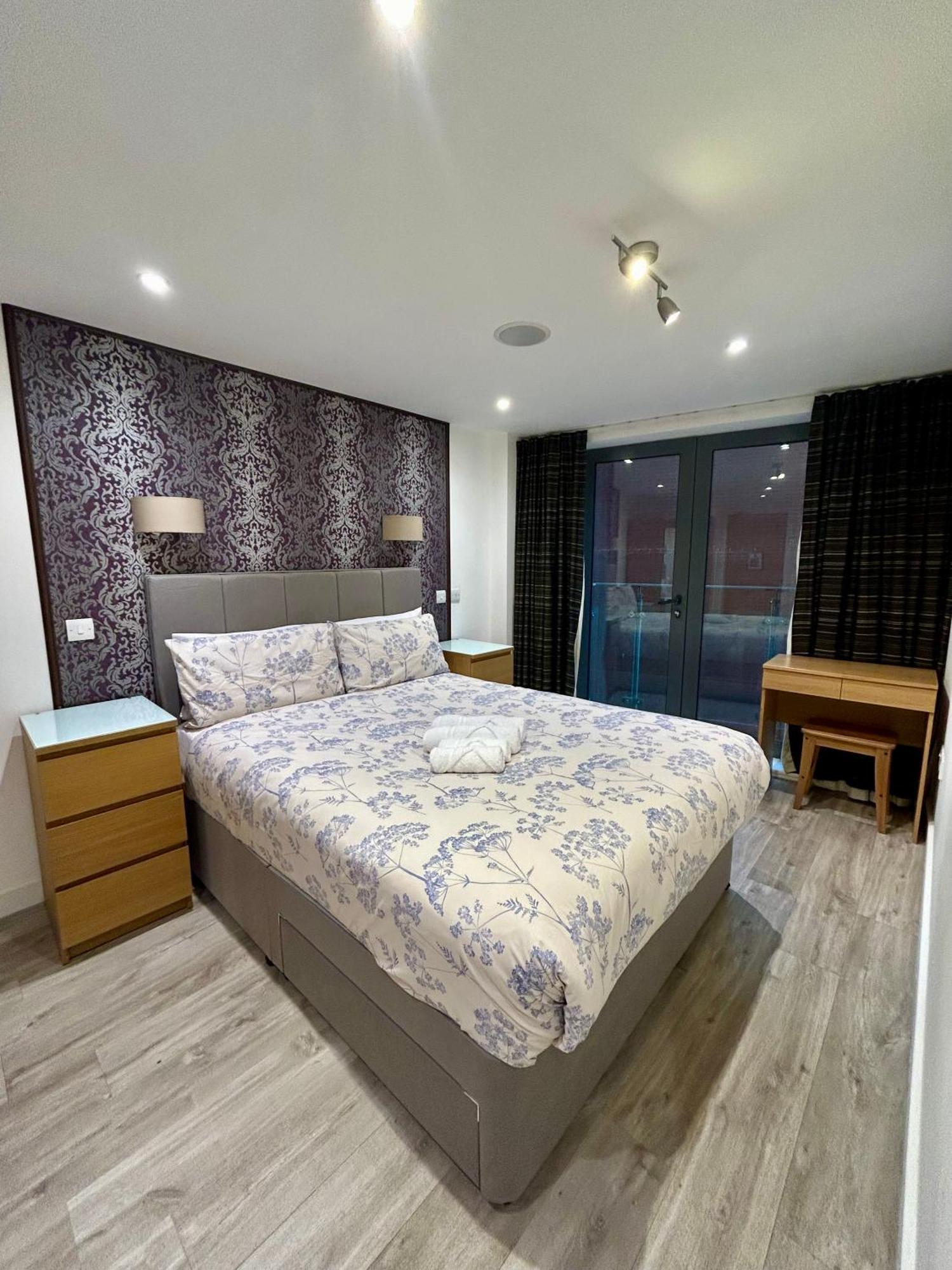 Cosy City Centre Location, Hydro Massage Showe マンチェスター エクステリア 写真